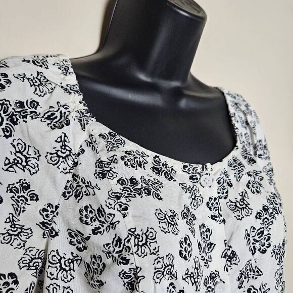 BeachLunchLounge Floral Button Up Blouse - Picture 2 of 8